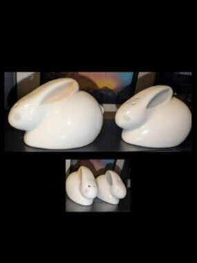 Vintage Made In Japan Bunny Rabbit Salt & Pepper Shakers